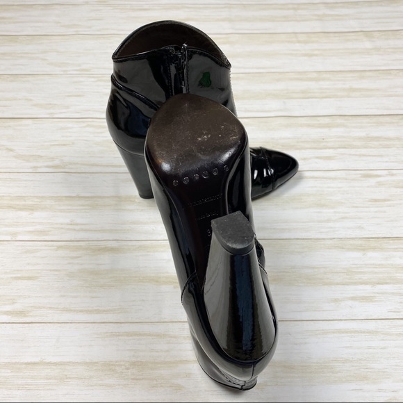 BURBERRY black patent leather ankle boots - Picture 14 of 14